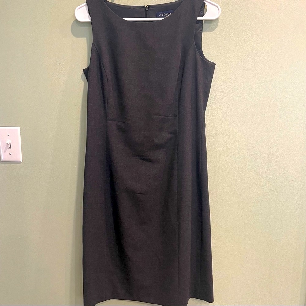 Ann Taylor size 4 grey jumper dress